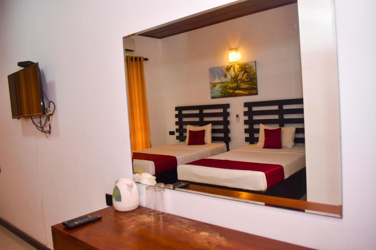 Pivisuma Lodge Дамбула Екстериор снимка