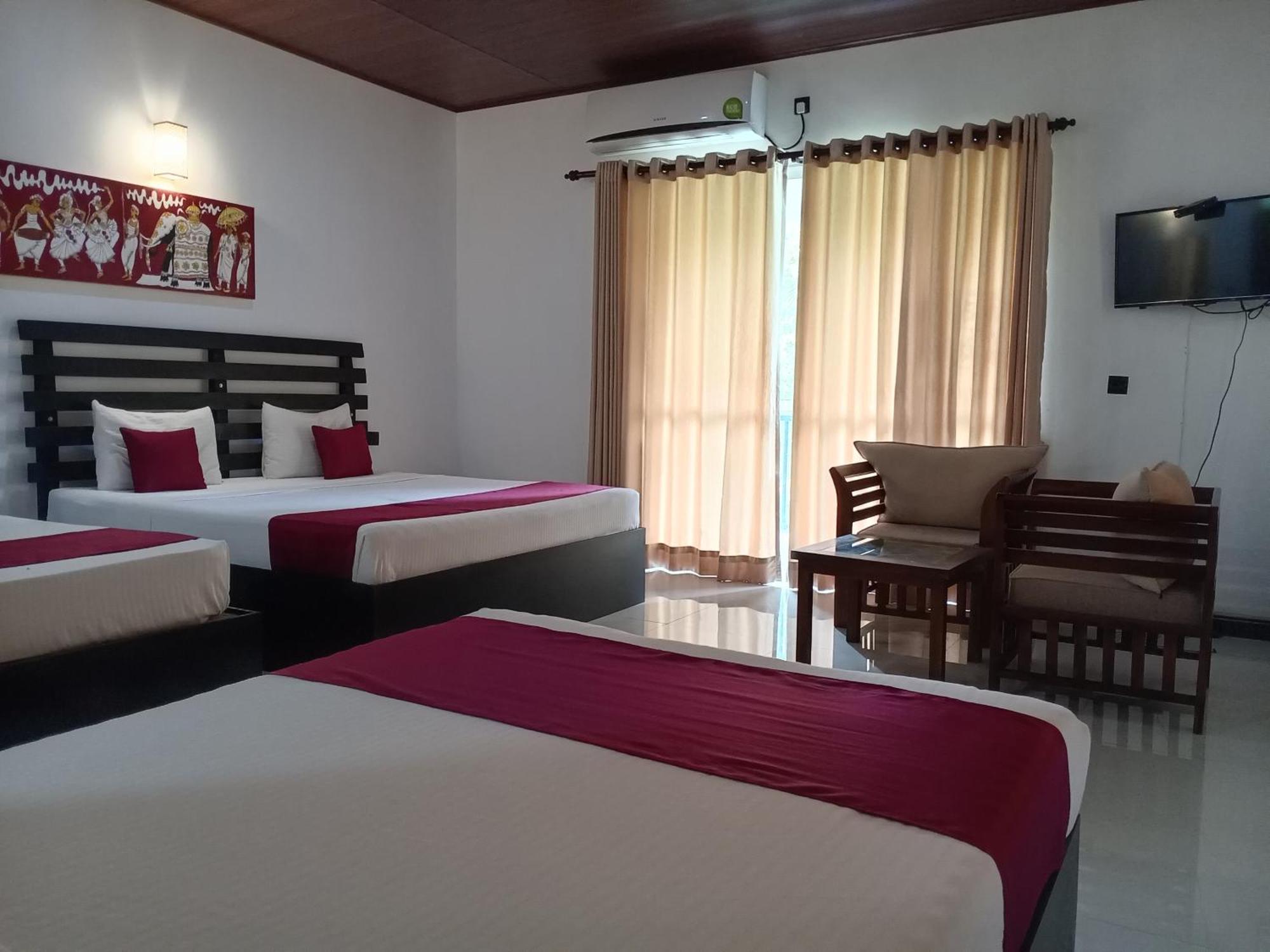 Pivisuma Lodge Дамбула Екстериор снимка